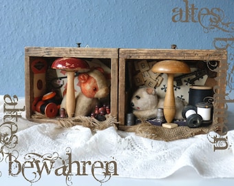 Diorama / collage di materiali realizzati con vari oggetti di uso quotidiano