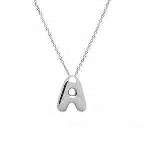 Collar con letra GLOBO - plata