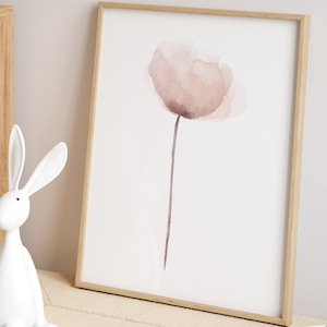 Misty Poppy Flower in Blush Pink – Arte murale minimalista per la cameretta del bambino, opera d'arte floreale chic, arredamento morbido per la cameretta del bambino