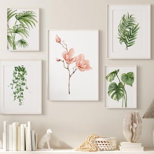 Stampe artistiche da parete con motivi botanici - Galleria a parete personalizzata con formati misti, ordini personalizzati, stampe acquerellate moderne, fiori di magnolia, foglie tropicali