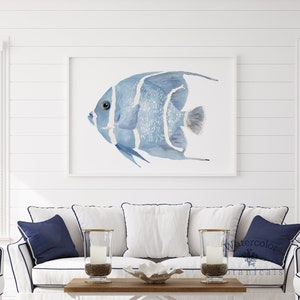 Grande stampa di pesce angelo blu – Arte murale orizzontale ad acquerello, arredamento moderno degli Hamptons, dipinto di casa sulla spiaggia costiera per sopra il divano