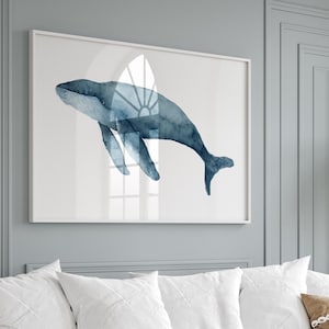 Stampa minimalista di balena ad acquerello – Arte murale costiera per soggiorno, grande opera d'arte ispirata all'oceano, arredamento nautico