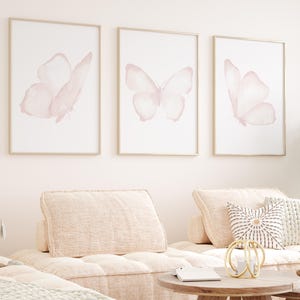 3 farfalle rosa da parete, decorazione per cameretta bambina rosa cipria, tre stampe di farfalle acquerellate, set per cameretta bambina, opera d'arte sopra la culla
