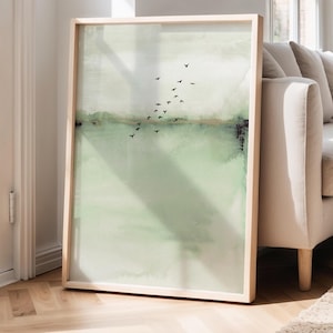 Saliegroene abstracte Japandi-stijl – humeurig kustlandschap – minimalistische zwarte vliegende vogels – moderne extra grote kunstwerken – woonkamerdecoratie
