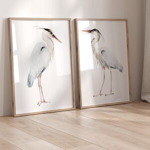 Set di 2 stampe murali Airone Azzurro - Stampe ad acquerello di uccelli neutri, decorazioni naturali minimaliste, decorazioni murali con uccelli costieri, arte scandinava