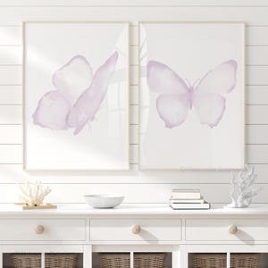 2 borboletas roxas, conjunto de 2 impressões, decoração de parede minimalista para berçário de menina - arte de borboleta em aquarela, arte de berçário de menina