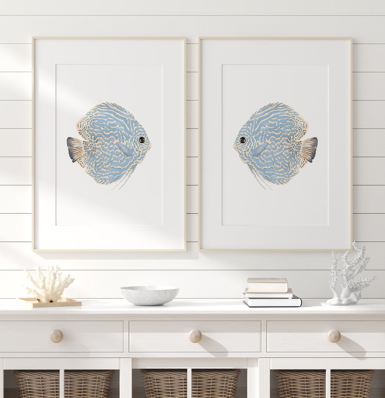 Discus abstrait, lot de 2 impressions, décoration murale côtière moderne, oeuvre d'art à l'aquarelle, animaux marins, maison d'art sur la plage, peinture poisson bleu image 2