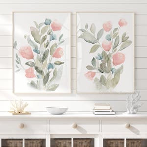 Fiori astratti rosa su sfondo bianco, decorazioni verde salvia e rosa cipria, colori pastello chiari, set di 2 stampe per la cameretta della neonata
