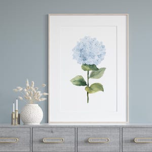 Stampa artistica minimalista moderna con fiori blu, stampa di ortensie, poster botanico di arte dipinta a mano, decorazione floreale da parete, idea regalo per lei, cameretta dei bambini