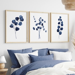 Navy Botanical Harmony – Set di 3 eleganti stampe di foglie acquerellate, arte murale minimalista
