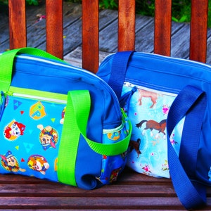 Schwimmbadtasche, Sporttasche, Softshell, 5 verschiedene Designs, mit Seiten- und Innentasche, wasserabweisend