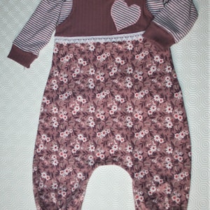Baby set, 2-piece, romper and long-sleeved shirt, small flowers on a dusty pink background, shirt with rings dusty pink/natural, girls&#39; set, size. 62 - Size 92