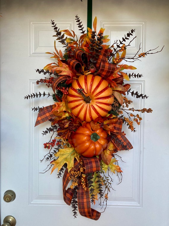 Fall swag, Fall wreath, pumpkin swag, pumpkin wreath, pumpkins, fall decor, pumpkin decor, Thanksgiving, autumn, Thanksgiving wreath