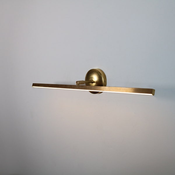 Aplique de pared de baño, luz de baño, mediados de siglo moderno, luz de pared de prisma de latón, luz de pared de baño, accesorio de tocador, luz de espejo moderna