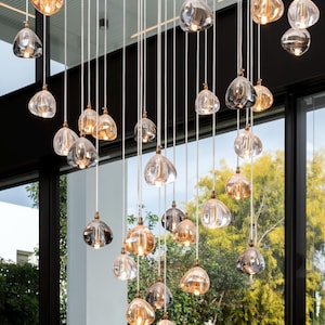 Lámparas de araña modernas para entrada, lámparas de techo colgantes de globo redondo, iluminación decorativa para isla de cocina, lámparas de araña para escalera. imagen 2