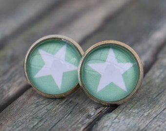 Stud earrings / earrings / earrings / star earrings 'White star in light green'