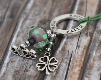 Necklace / Necklace / Glass Bead Necklace / Pendant Chain / Lucky Charm Necklace / Clover Leaf Necklace 'Lucky Charm for 2023'