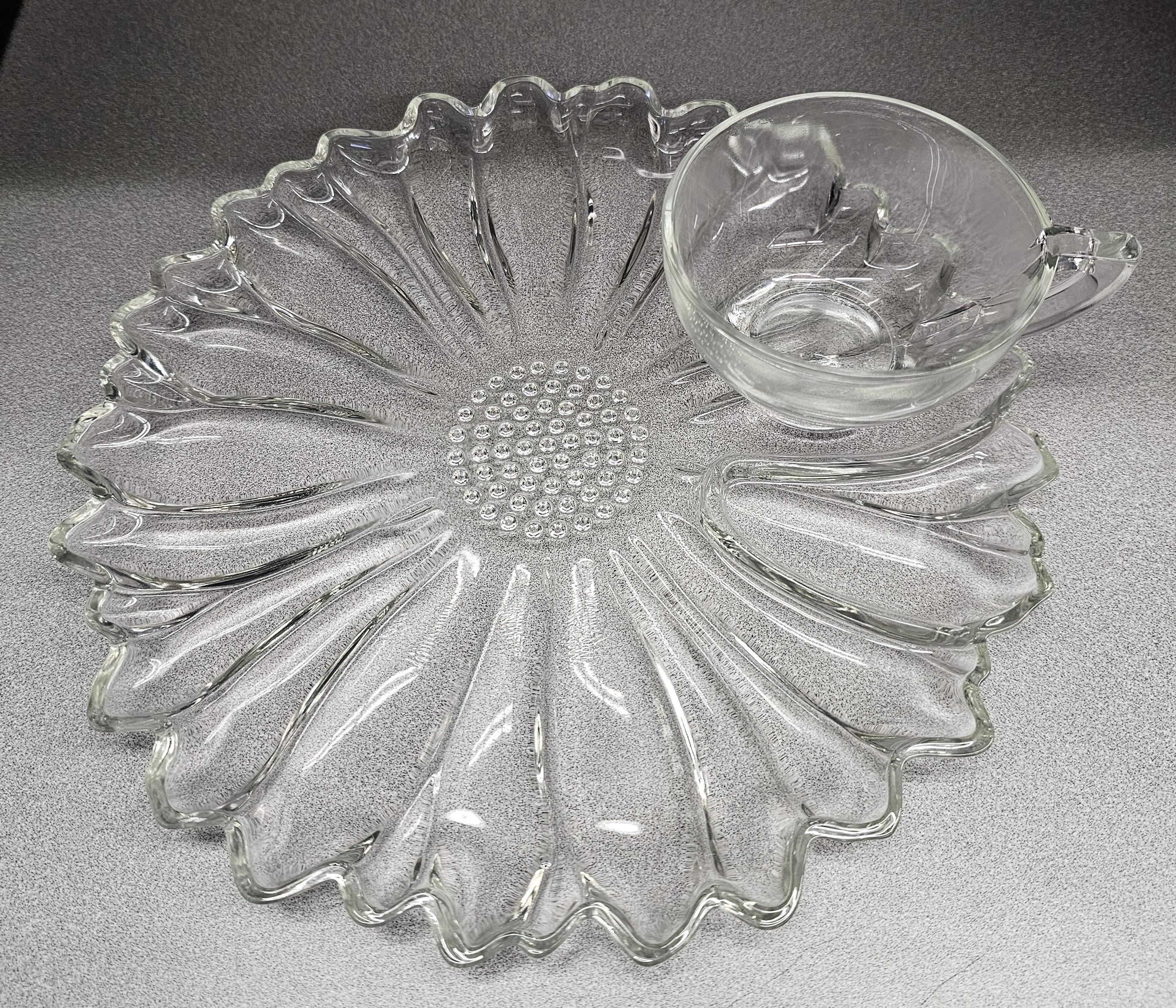 Hazel Atlas Sunflower Clear Glass Snack Set Plates & Cups (set of