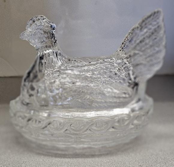 Vintage L.E. Smith 6” Clear Glass Heritage Hen on Nest W/chicks