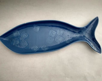 Einzigartige Steinzeug Servierplatte Dunkelblau Fisch Teller Schwelle 18 "lang x7" Breit