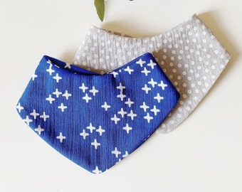 Baby scarf, burp cloth, triangular scarf, baby gift, made of muslin with flowers in blue or grey.