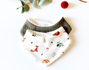 Baby scarf, burp cloth, triangular scarf, reversible scarf. Baby gift, in cream white with forest animals or plain khaki muslin