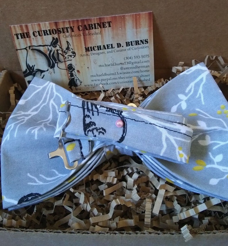 Gray Bird Bow Tie