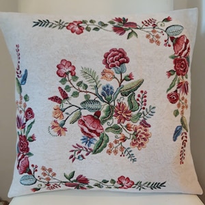 Jacquard tapestry cushion cover string of flowers 45x45 cm. Trendy interior decor - decorative cushion - housewarming - birthday