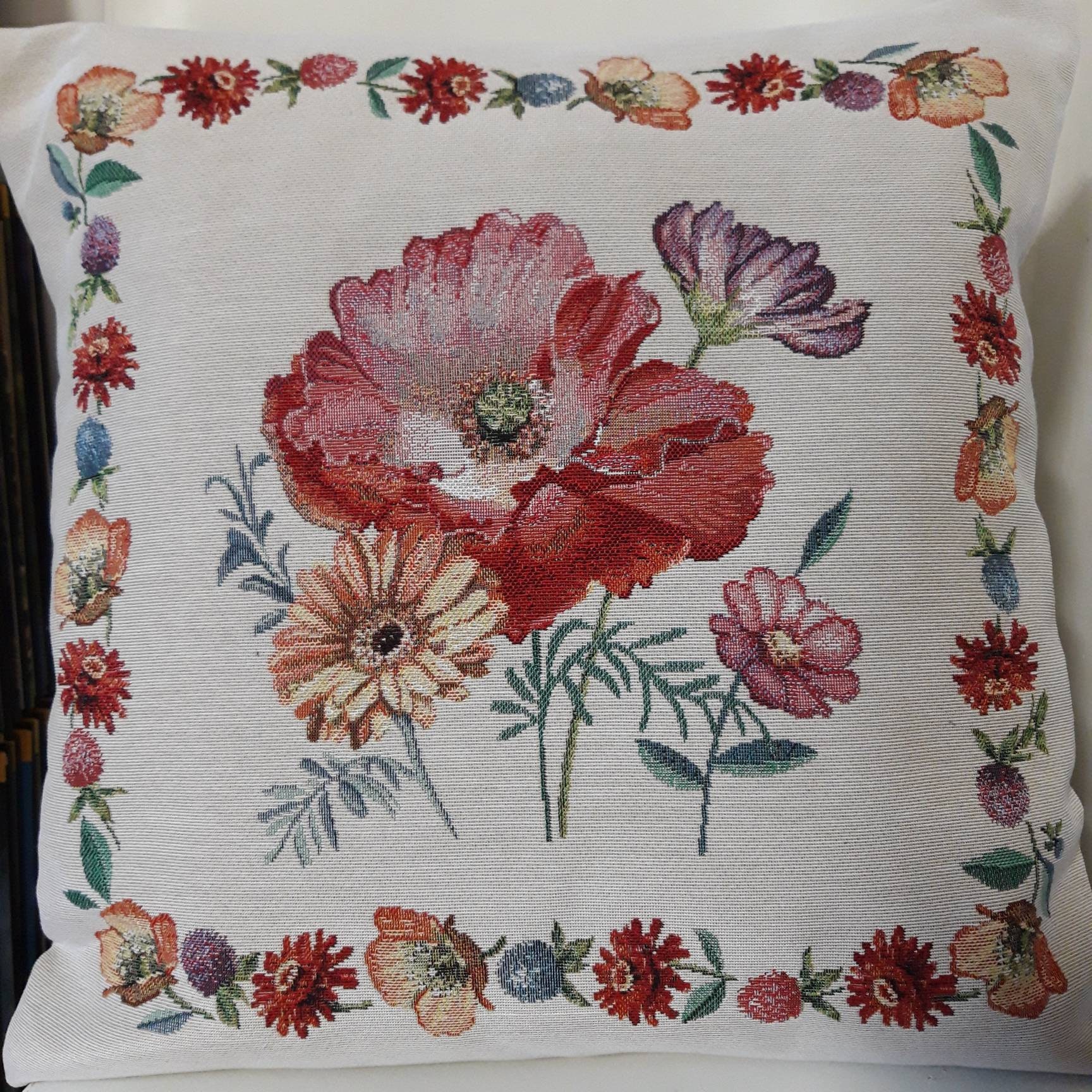 Housse de Coussin Tapisserie Jacquard Fleurs Printanières 45x45 cm. Deco d'intérieur Tendance - Déco