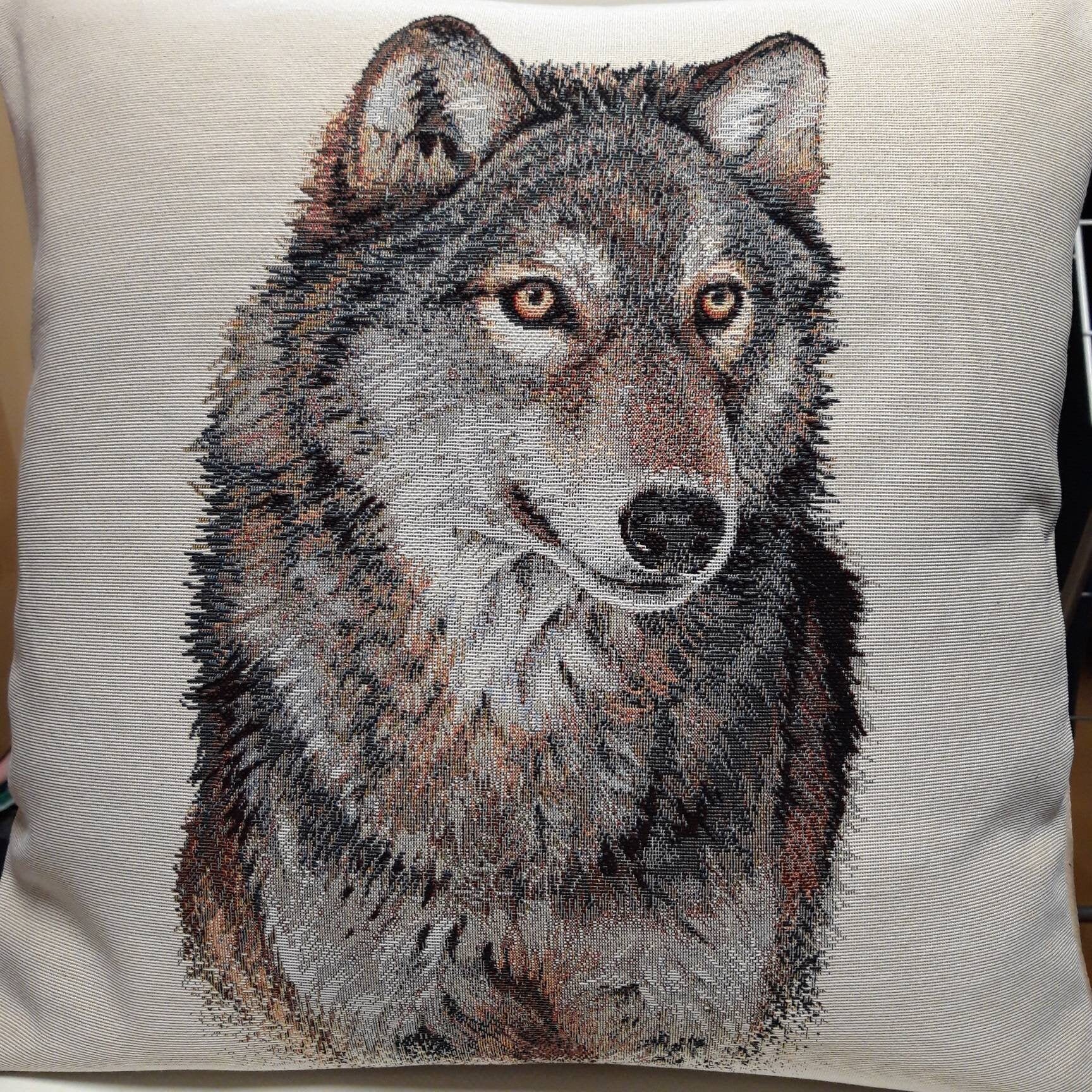 Housse de Coussin Tapisserie Jacquard Motif Placé Loup 45x45 cm. Déco d'intérieur - Déco Crémaillère