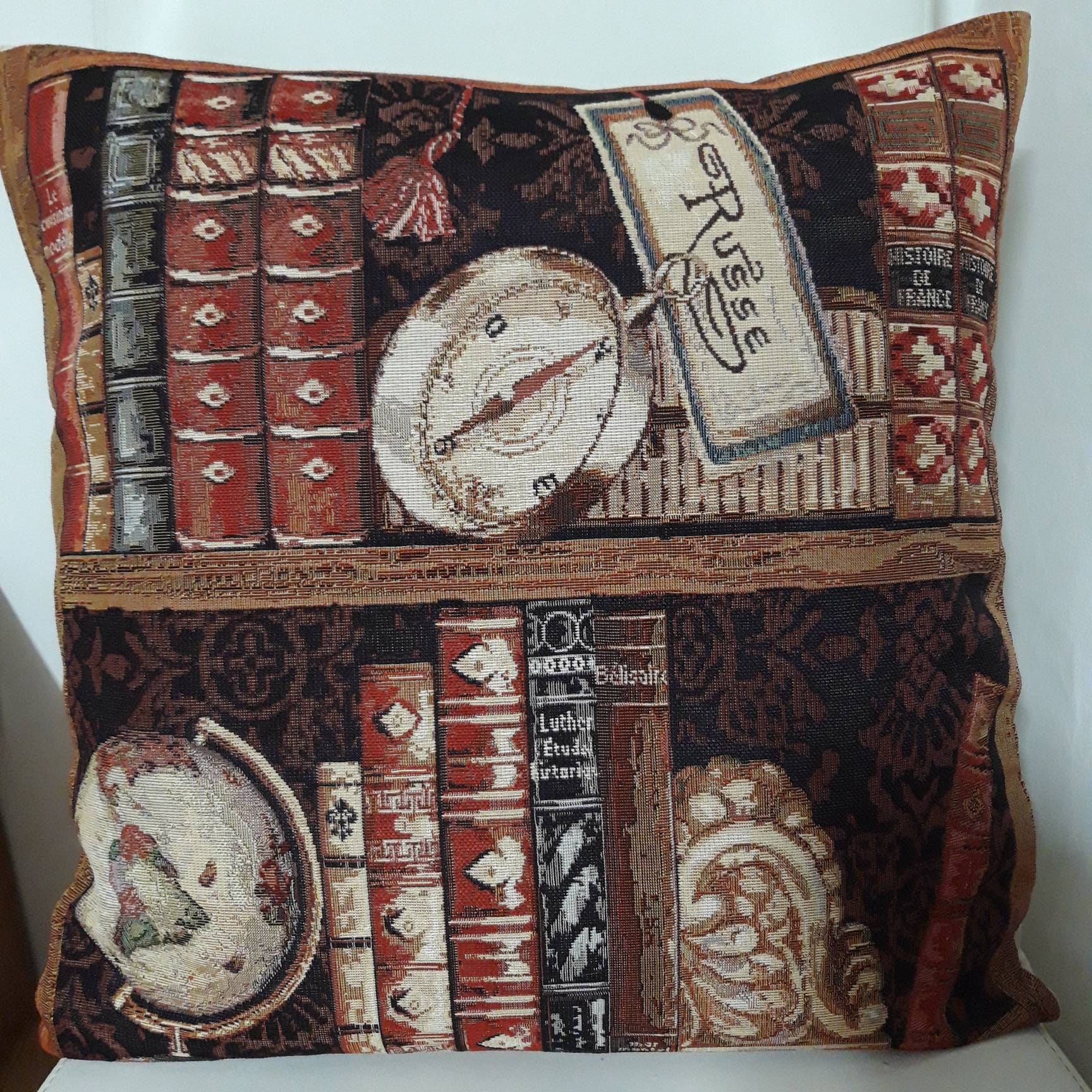 Housse de Coussin Tapisserie Jacquard Bibliothèque 45x45 cm. Déco d'intérieur Tendance - Déco Crémai