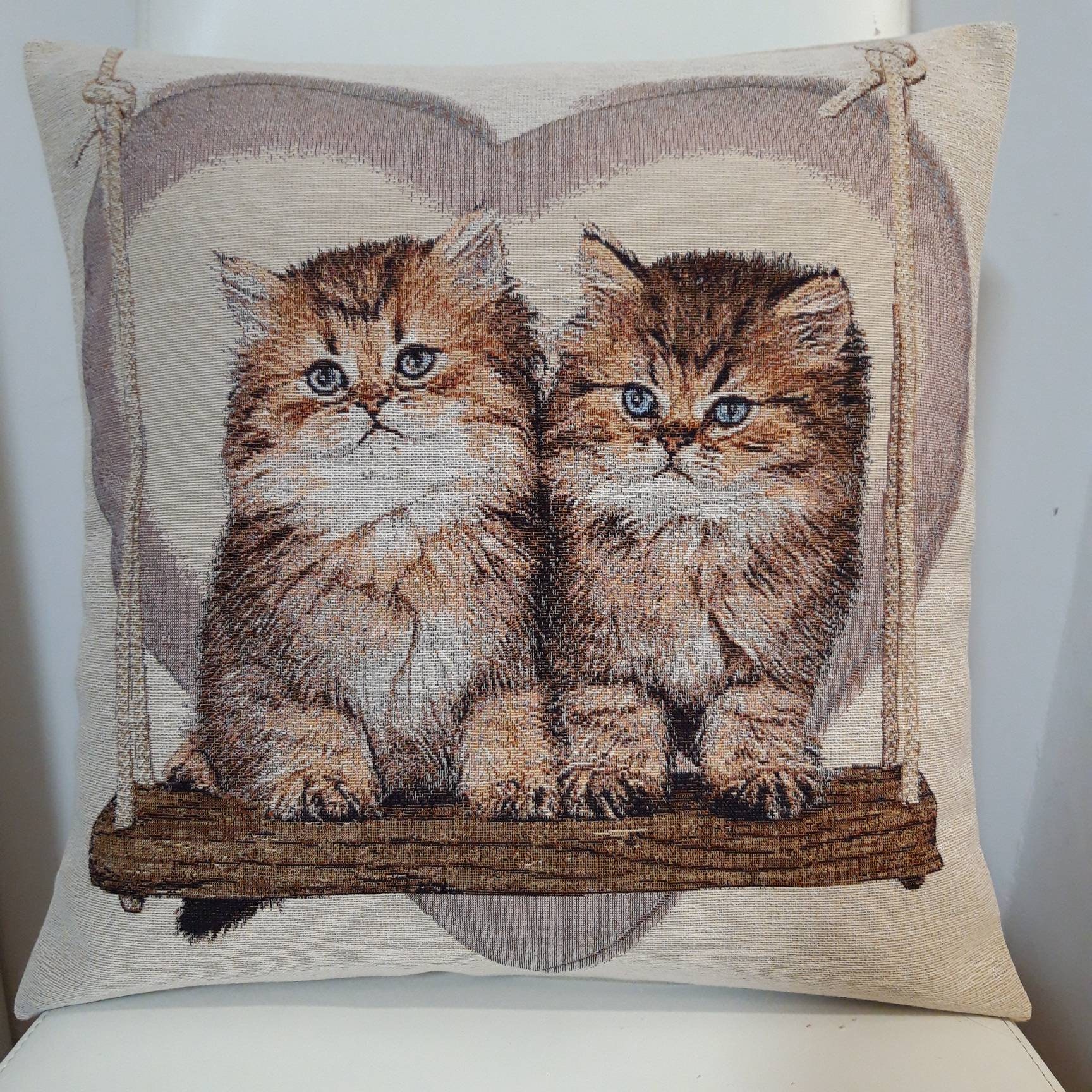 Housse de Coussin Tapisserie Jacquard Chatons sur Balançoire 45x45 cm. Déco d'intérieur Tendance - D