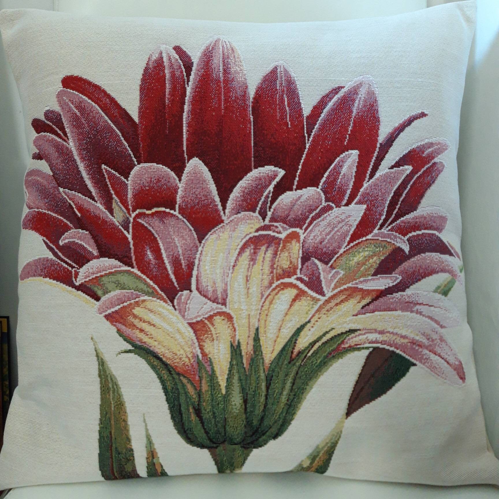 Housse Coussin Tapisserie Jacquard Fleur de Nénuphar 45x45 cm Déco d'intérieur Tendance Déco - Créma