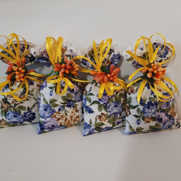 4 Sachets lavande de Provence, fait main, faveur mariage, cadeau anniversaire, cadeau d'invités, ballotin de dragées, fête des mères