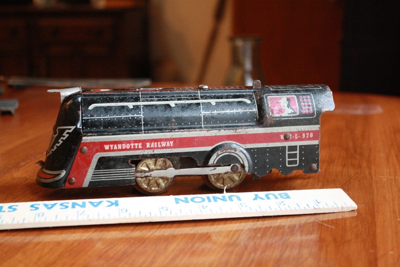 vintage wind up train set
