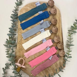 Personalized cotton gauze pacifier clip - birth gift, secure pacifier clip, embroidered first name
