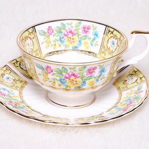 Vintage Collectible Hudson Middleton Lady Caroline England Teacup Saucer Set