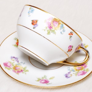 Antique Collectible Hutschenreuther Selb LHS Bavaria Favorite Gold Teacup Saucer