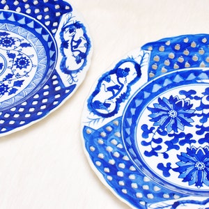 Vintage Collectible 2 Zhongguo Zhi Zao China Ceramic Floral Reticulated Plates