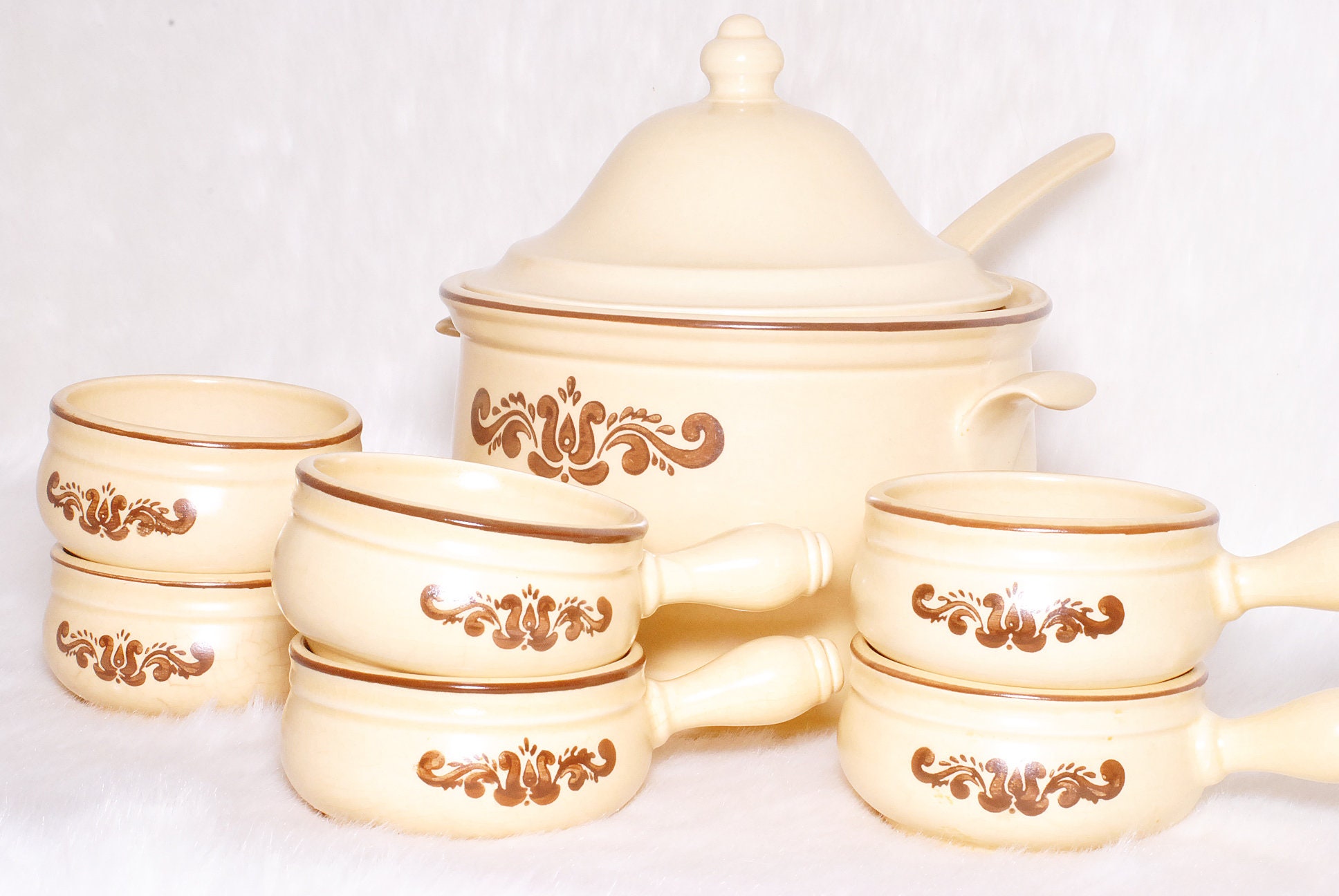 Vintage Pfaltzgraff Village Stoneware Soup Tureen Set: Laddle