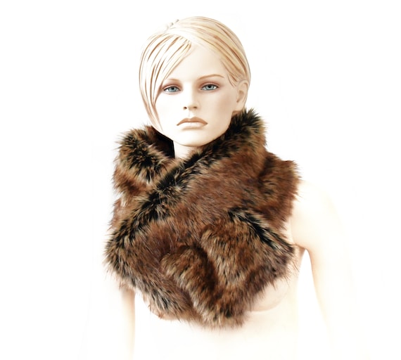 grosser,Kragen,Steckschal in hochwertigem ,Fell-/ Pelz-Imitat,Webpelz,Kunstfell,Kunstpelz ,big,collar,in ,supreme,art fur,faux fur,