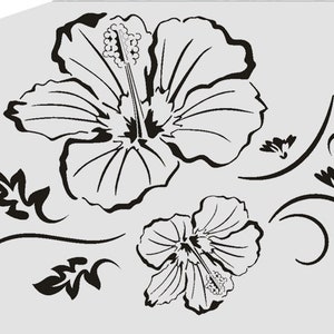 Puede incluir: Ilustración en blanco y negro de dos flores de hibisco con hojas y espirales. Las flores están estilizadas y tienen un diseño simple.
