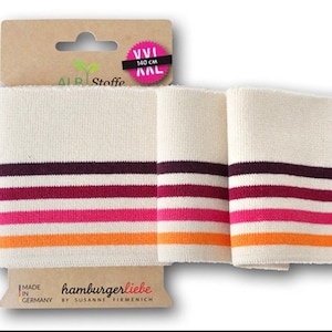 Könnte beinhalten: Weißer Strickbund mit orangefarbenen, rosa und burgunderfarbenen Streifen. Der Bund ist 140 cm lang und wird in Deutschland von hamburgerliebe by Susanne Firmenich hergestellt.