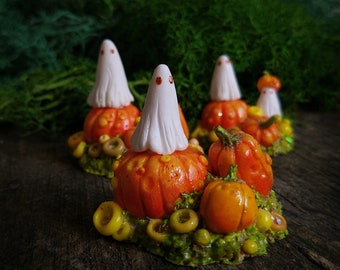 Pumpkin Ghosts - Halloween decor / Curiosity cabinet