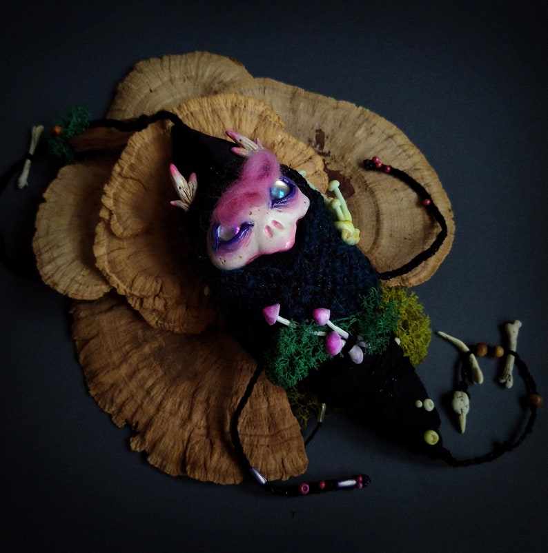 Corbin, the little Darkling Larva jingles and glow in the dark, ooak doll, designer toy, wall hanging wit bells, witchy decor zdjęcie 1