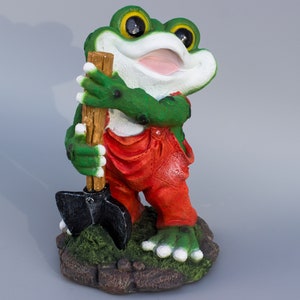 Frog Sculpture Garden *Shovel Decor *Toad Statue Atrwork *Outdoor Figure Wildlife Animal *Lawn Keepsake *Back Yard Flowerbed Gardener Gifts