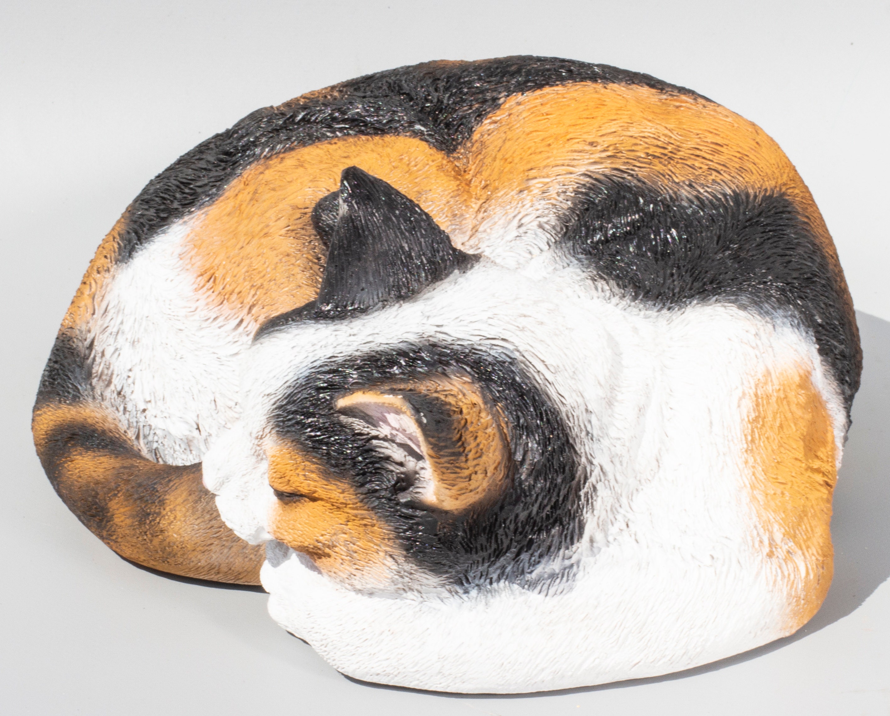 Calico cat statue discount