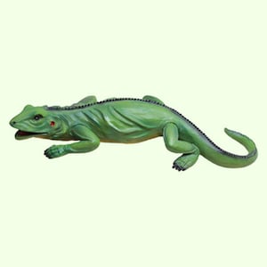 Iguana Sculpture *Reptile Memorial *Lizard Figurine *Exotic Garden Statue *Wildlife Animal *Outdoor Lawn Decor *Back Yard Flowerbed Keepsake