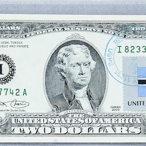 Zwei Dollarschein *US 2 Dollar Briefmarke *Papiergeld *Federal Reserve Note *Banknote Währung *Edelstein Stempelglanz *Business Geschenk *Botswana Flagge