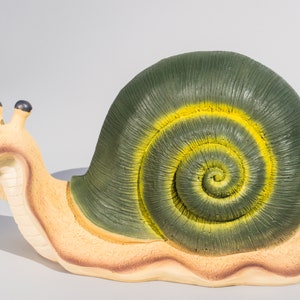 Snail Garden Statue *Slug Figurine Large *Wildlife Animal Sculpture *Outdoor Lawn Flowerbed Keepsake Gift *Backyard Decoration Green Mollusk